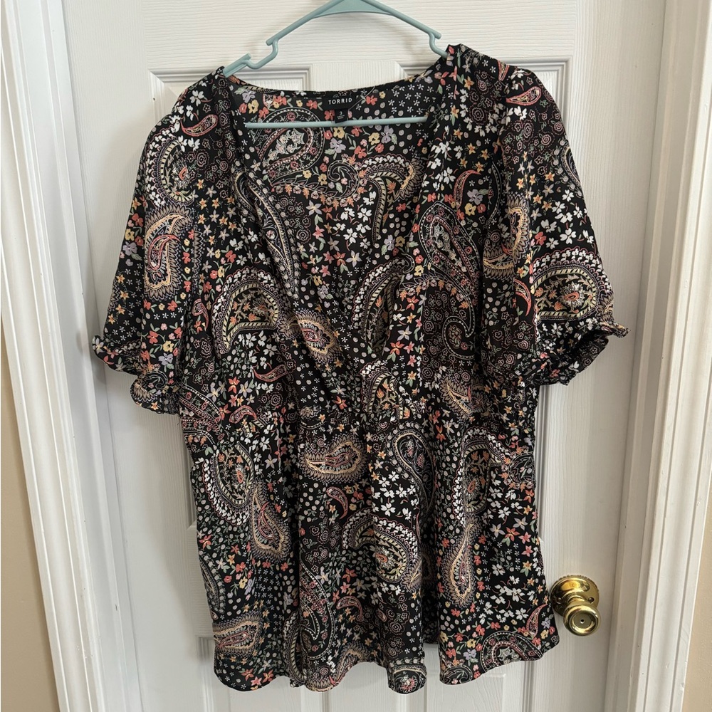 Torrid brand new colorful blouse
